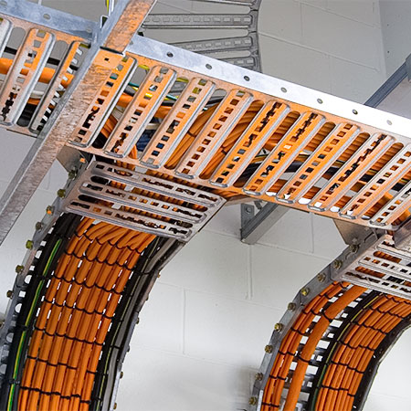 Mittelspannungsanlagen bis 30KV, Kabelverlegung, Kabelmontagen, Kabelzug und Einblastechnik